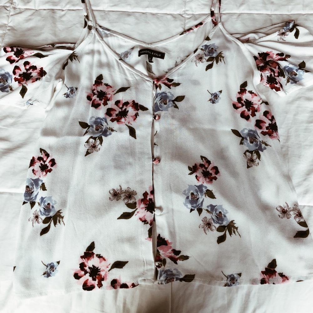 KENDALL & KYLIE BLOUSE